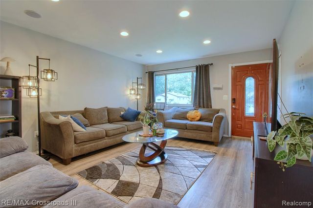7367 Cavell Street, Westland, MI 48185
