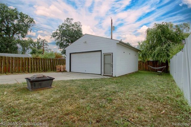 7367 Cavell Street, Westland, MI 48185