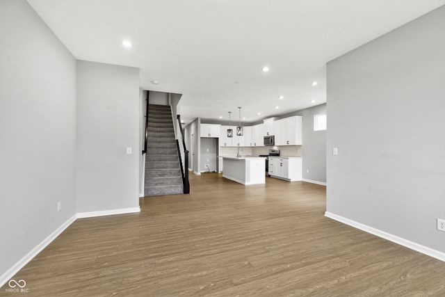 811 Stone Trace Court, Avon, IN 46123