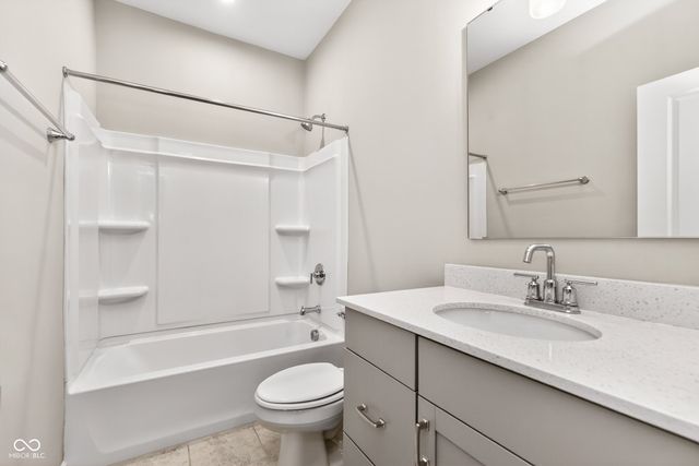 811 Stone Trace Court, Avon, IN 46123