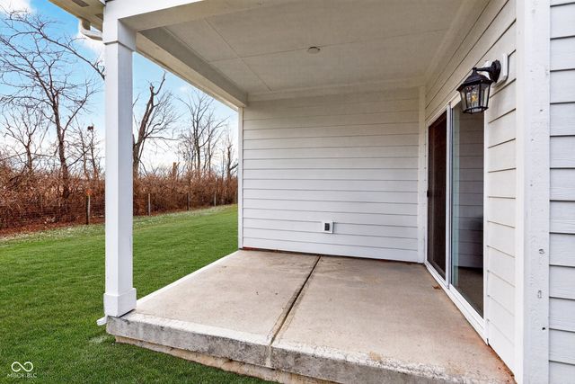 811 Stone Trace Court, Avon, IN 46123