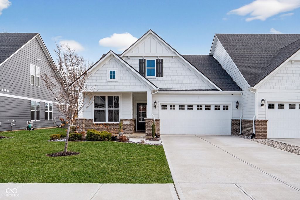 811 Stone Trace Court, Avon, IN 46123