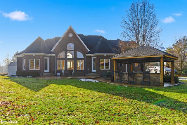 21901 31 Mile Road, Ray Twp, MI 48096