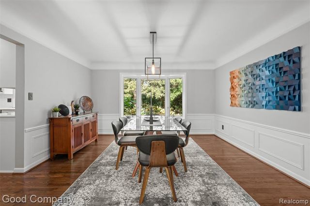 840 S Oxford Road, Grosse Pointe Woods, MI 48236