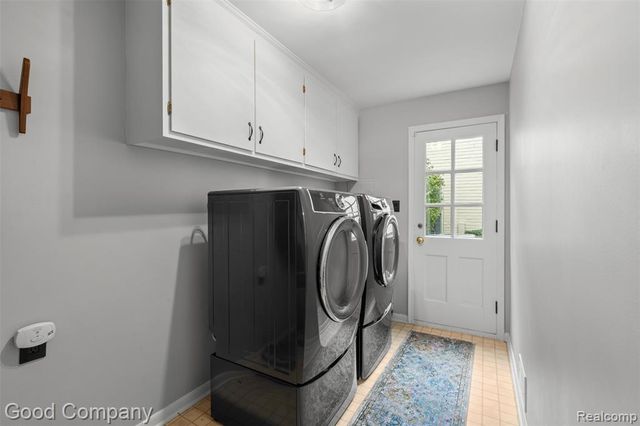 840 S Oxford Road, Grosse Pointe Woods, MI 48236