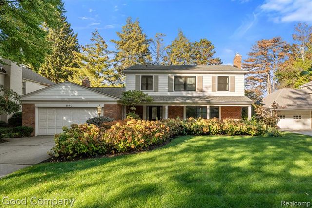 840 S Oxford Road, Grosse Pointe Woods, MI 48236