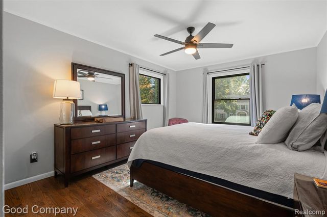 840 S Oxford Road, Grosse Pointe Woods, MI 48236