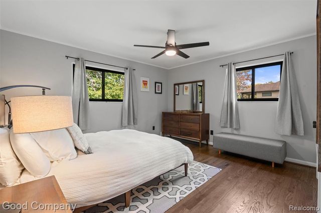 840 S Oxford Road, Grosse Pointe Woods, MI 48236