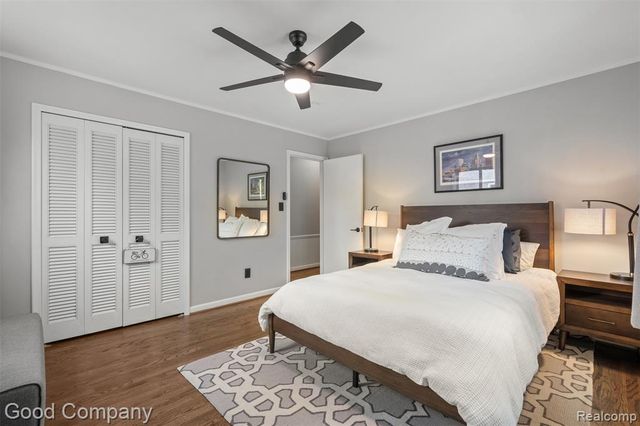 840 S Oxford Road, Grosse Pointe Woods, MI 48236