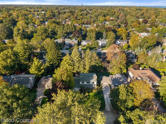 840 S Oxford Road, Grosse Pointe Woods, MI 48236