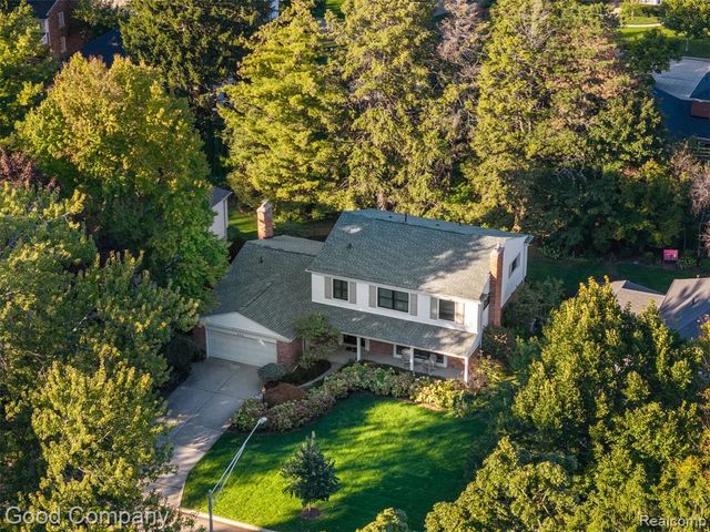 840 S Oxford Road, Grosse Pointe Woods, MI 48236