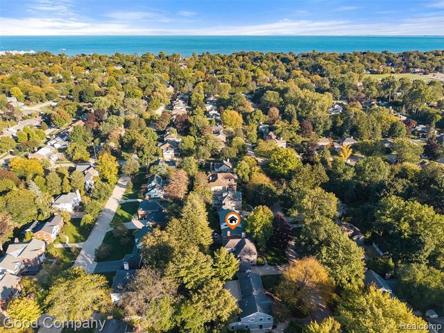 840 S Oxford Road, Grosse Pointe Woods, MI 48236