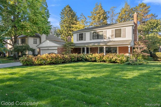 840 S Oxford Road, Grosse Pointe Woods, MI 48236