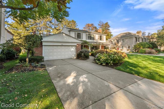 840 S Oxford Road, Grosse Pointe Woods, MI 48236