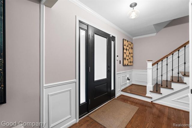 840 S Oxford Road, Grosse Pointe Woods, MI 48236