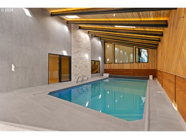 17763 Kelok Rd, Lake Oswego, OR 97034