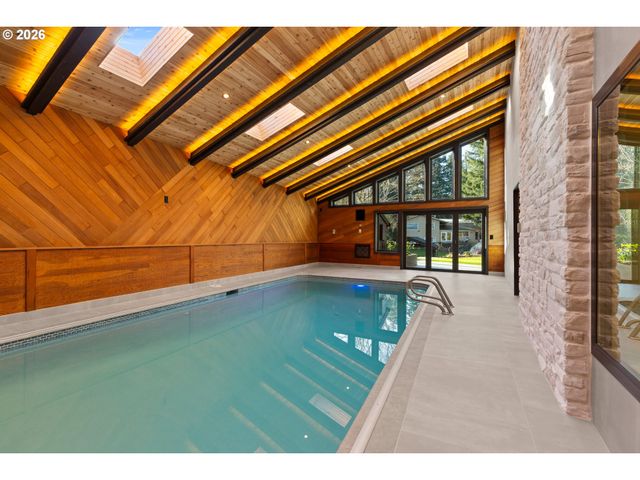 17763 Kelok Rd, Lake Oswego, OR 97034