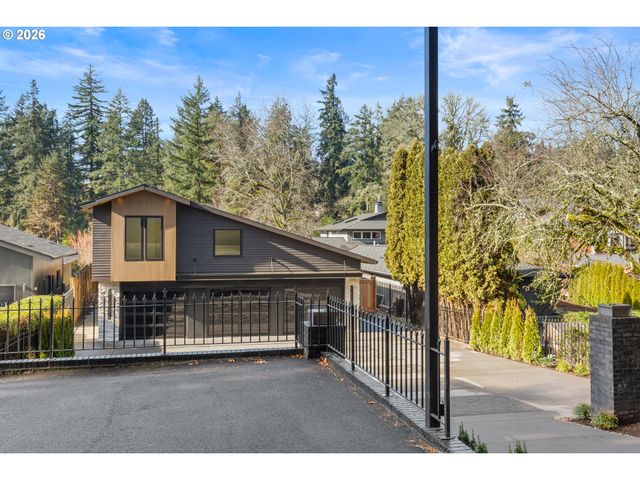 17763 Kelok Rd, Lake Oswego, OR 97034