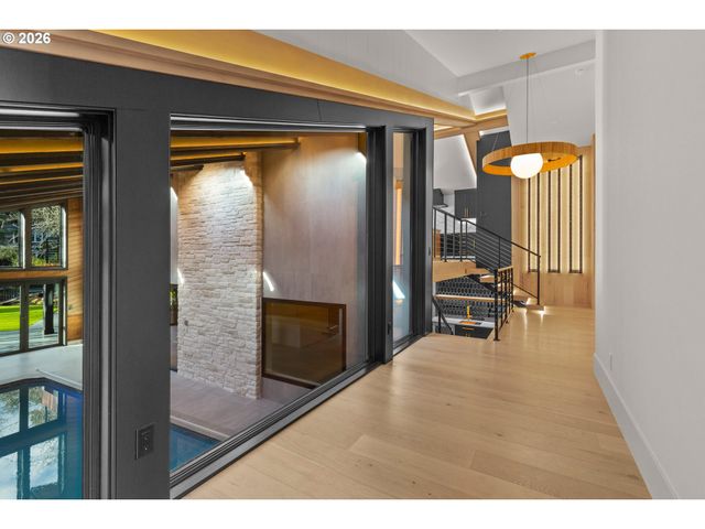 17763 Kelok Rd, Lake Oswego, OR 97034