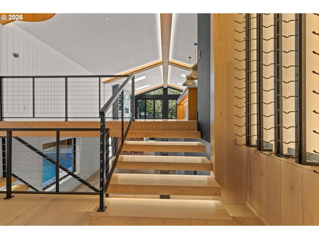 17763 Kelok Rd, Lake Oswego, OR 97034