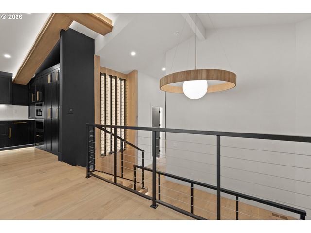 17763 Kelok Rd, Lake Oswego, OR 97034