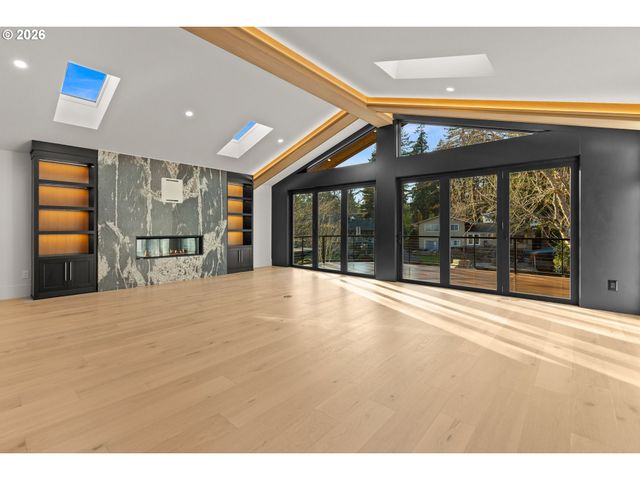 17763 Kelok Rd, Lake Oswego, OR 97034