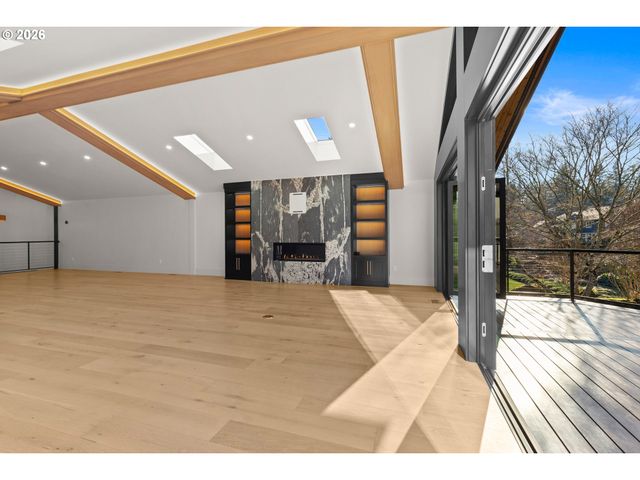 17763 Kelok Rd, Lake Oswego, OR 97034