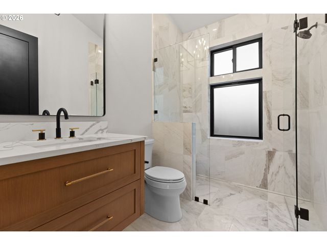 17763 Kelok Rd, Lake Oswego, OR 97034