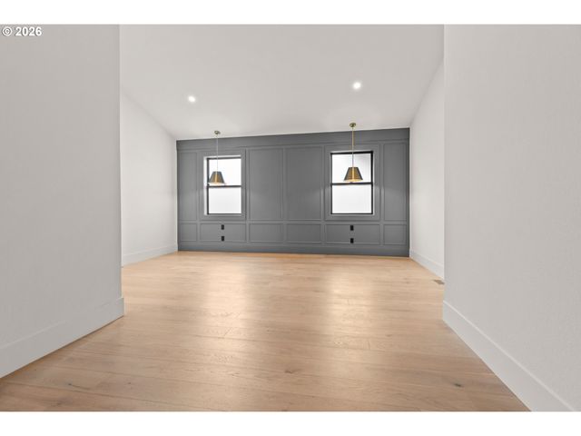 17763 Kelok Rd, Lake Oswego, OR 97034