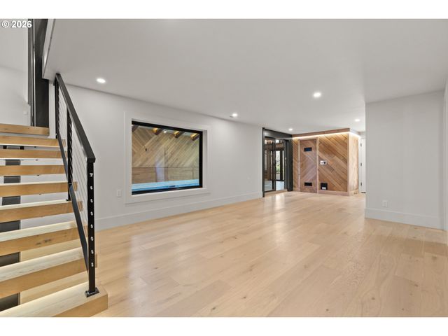 17763 Kelok Rd, Lake Oswego, OR 97034