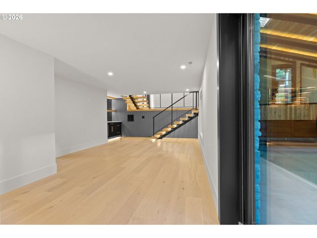 17763 Kelok Rd, Lake Oswego, OR 97034