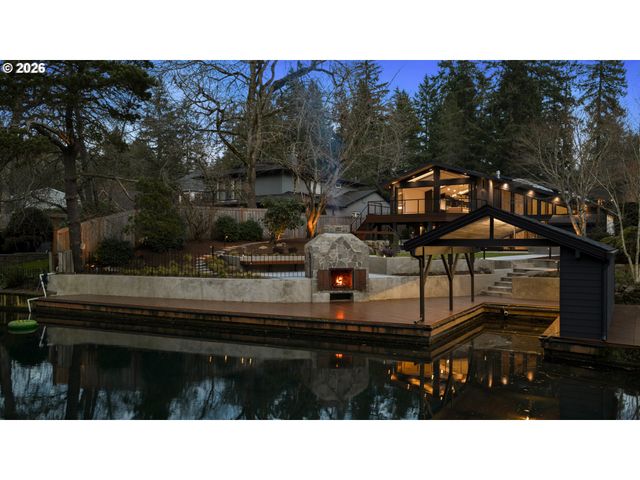 17763 Kelok Rd, Lake Oswego, OR 97034