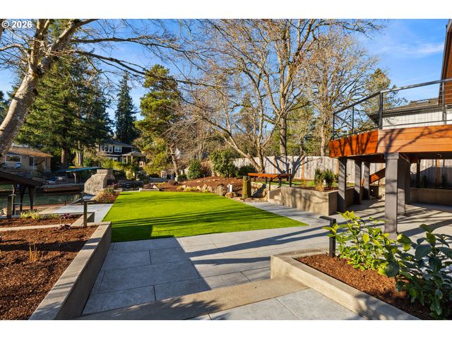 17763 Kelok Rd, Lake Oswego, OR 97034