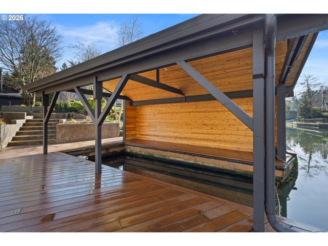 17763 Kelok Rd, Lake Oswego, OR 97034