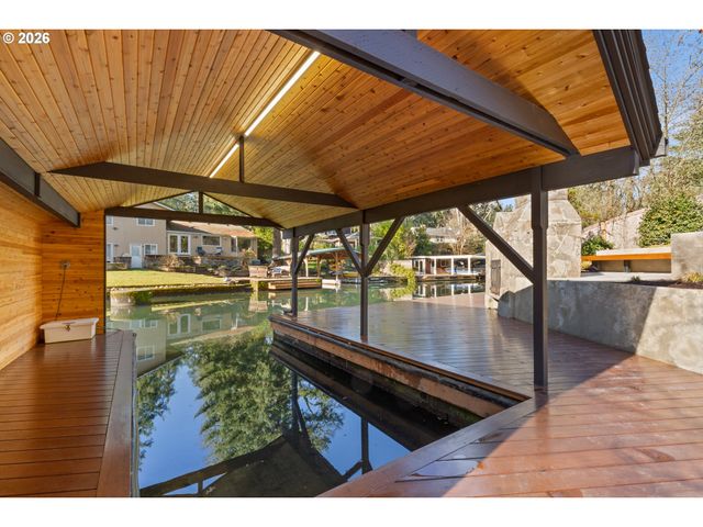 17763 Kelok Rd, Lake Oswego, OR 97034