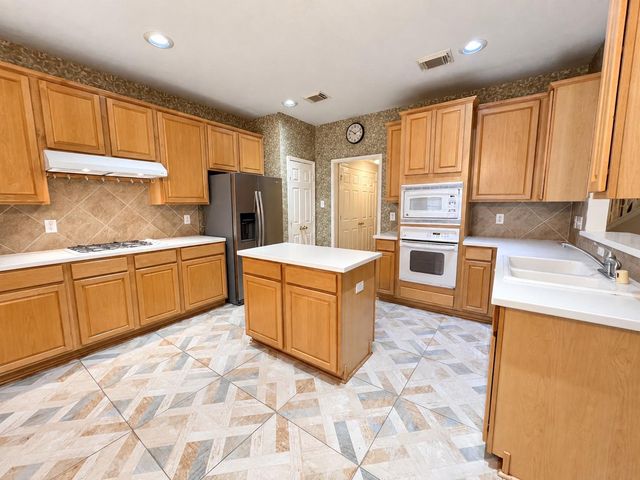 908 Azalea Pointe, League City, TX 77573