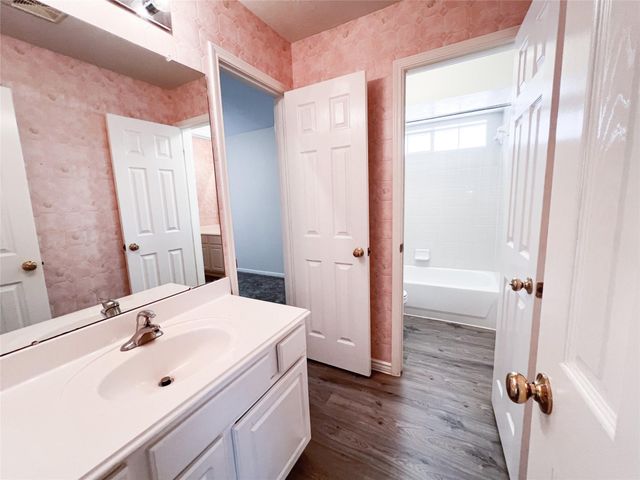 908 Azalea Pointe, League City, TX 77573