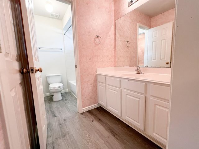 908 Azalea Pointe, League City, TX 77573