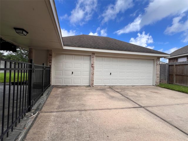 908 Azalea Pointe, League City, TX 77573