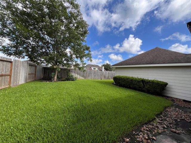 908 Azalea Pointe, League City, TX 77573