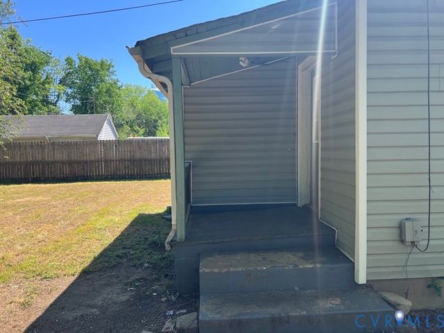 223 S 11th Ave, Hopewell, VA 23860