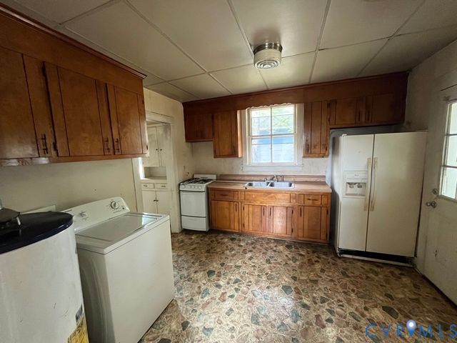 223 S 11th Ave, Hopewell, VA 23860