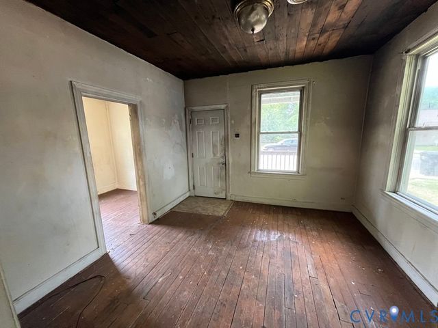 223 S 11th Ave, Hopewell, VA 23860