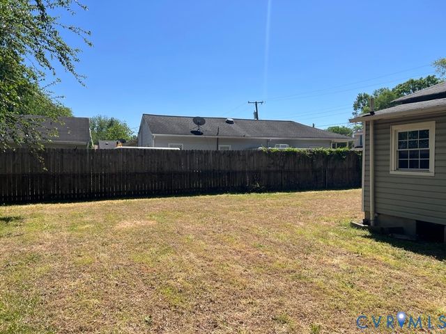 223 S 11th Ave, Hopewell, VA 23860