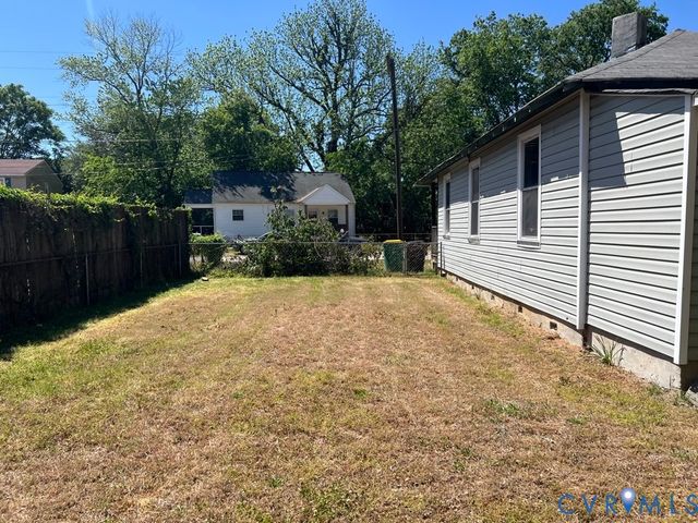 223 S 11th Ave, Hopewell, VA 23860