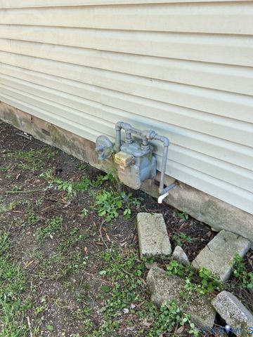 223 S 11th Ave, Hopewell, VA 23860