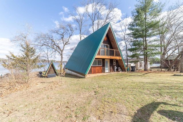 47 Lakeshore Drive, Montello, WI 53949
