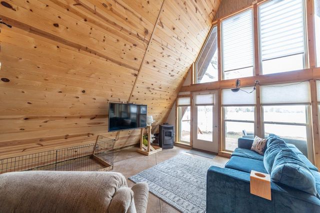 47 Lakeshore Drive, Montello, WI 53949
