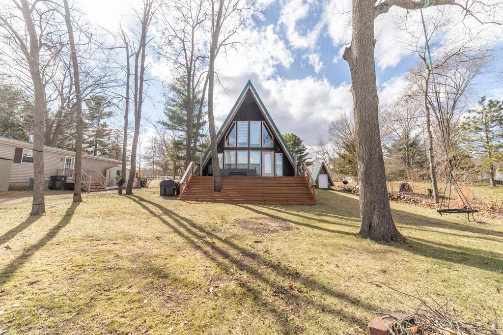 47 Lakeshore Drive, Montello, WI 53949