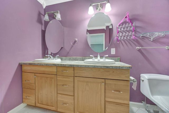 58 Twin Lakes Drive, Fairfield, OH 45014